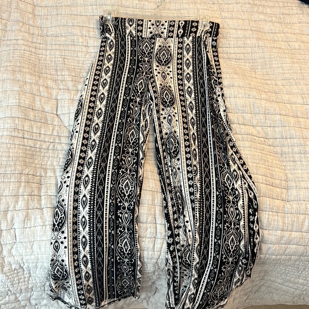 Black and white boho style pants